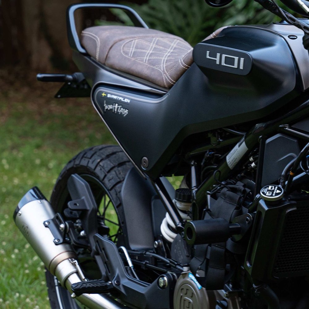 HUSQVARNA SVARTPILEN 401 (2020-2023) COMFORT SEAT TRIM