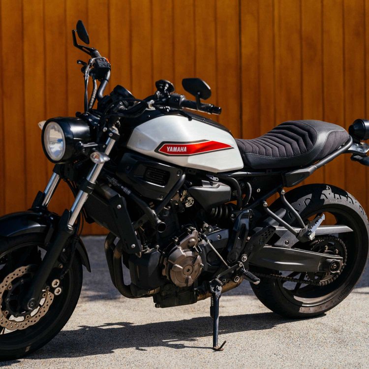 YAMAHA XSR700 (2016+) RESHAPED SEAT TRIM