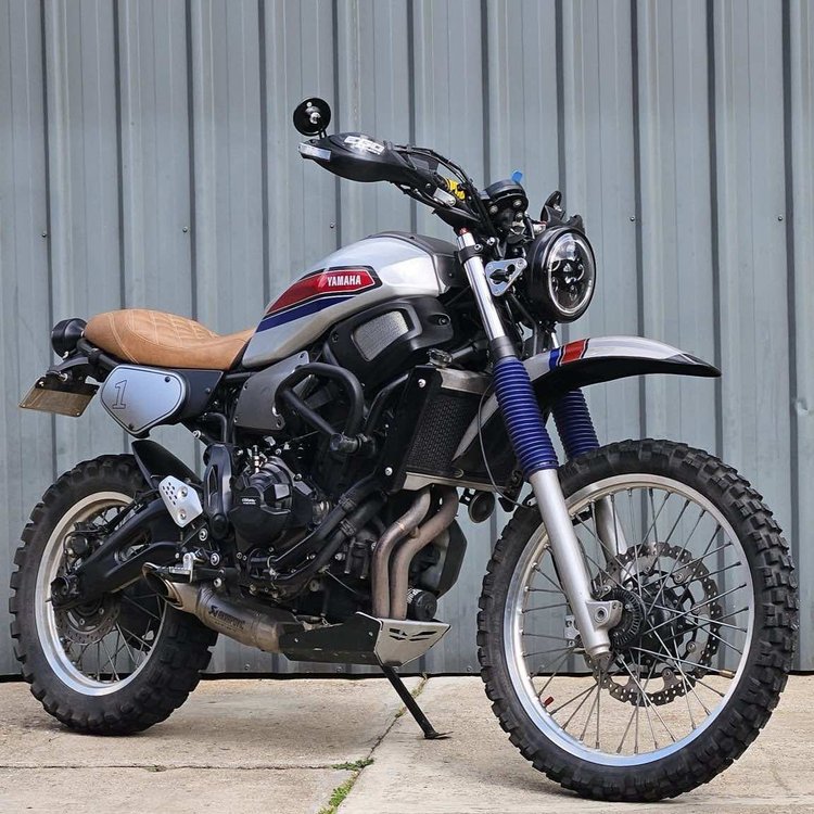 YAMAHA XSR700 (2016+) RESHAPED SEAT TRIM