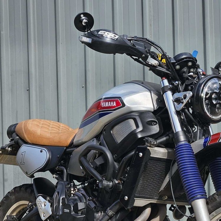 YAMAHA XSR700 (2016+) RESHAPED SEAT TRIM