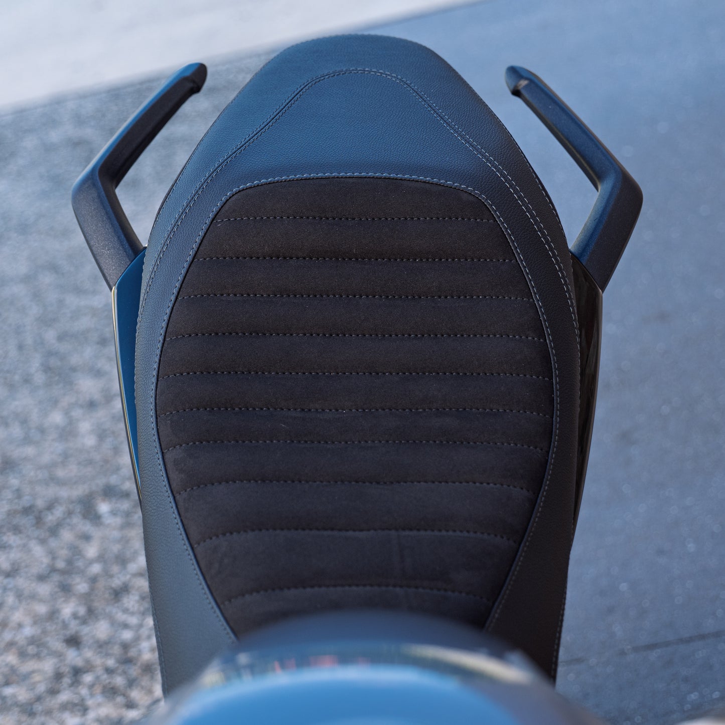 A Triumph Tiger Sport 660 with a Kelpi Custom Moto comfort seat trim