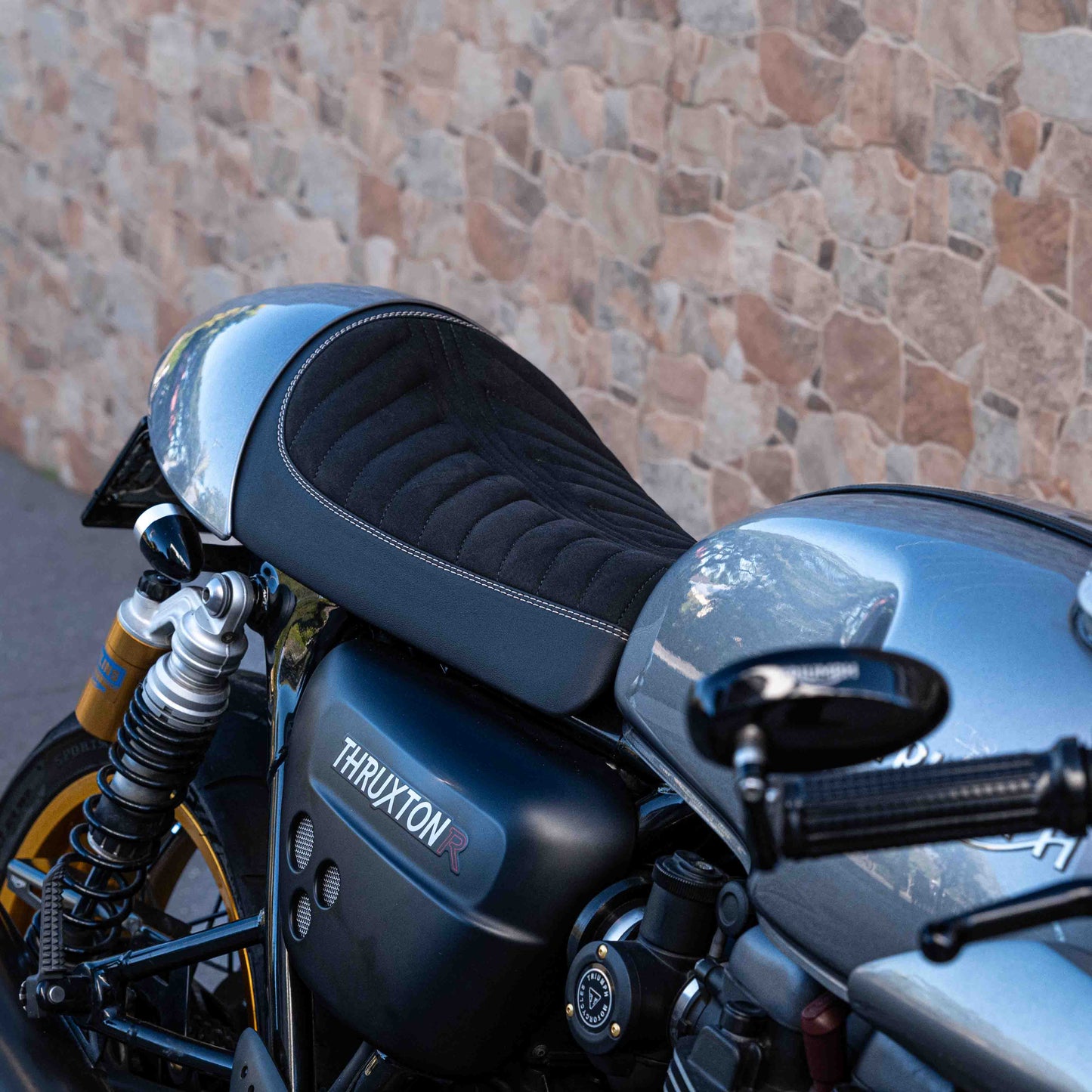 Triumph Thruxton Rs with a Kelpi Custom Moto Seat Trim