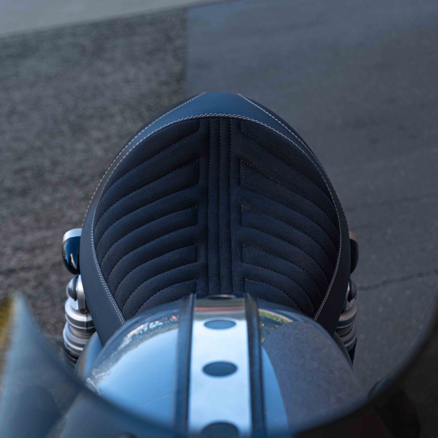 Triumph Thruxton Rs with a Kelpi Custom Moto Seat Trim