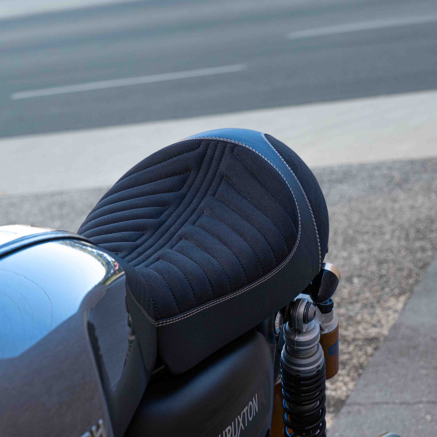 Triumph Thruxton Rs with a Kelpi Custom Moto Seat Trim