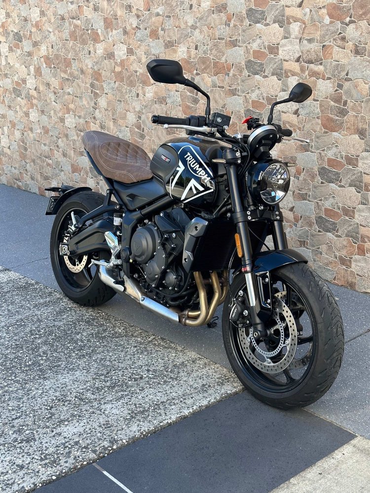 TRIUMPH TRIDENT 660 (2021+) CUSTOM SEAT TRIM