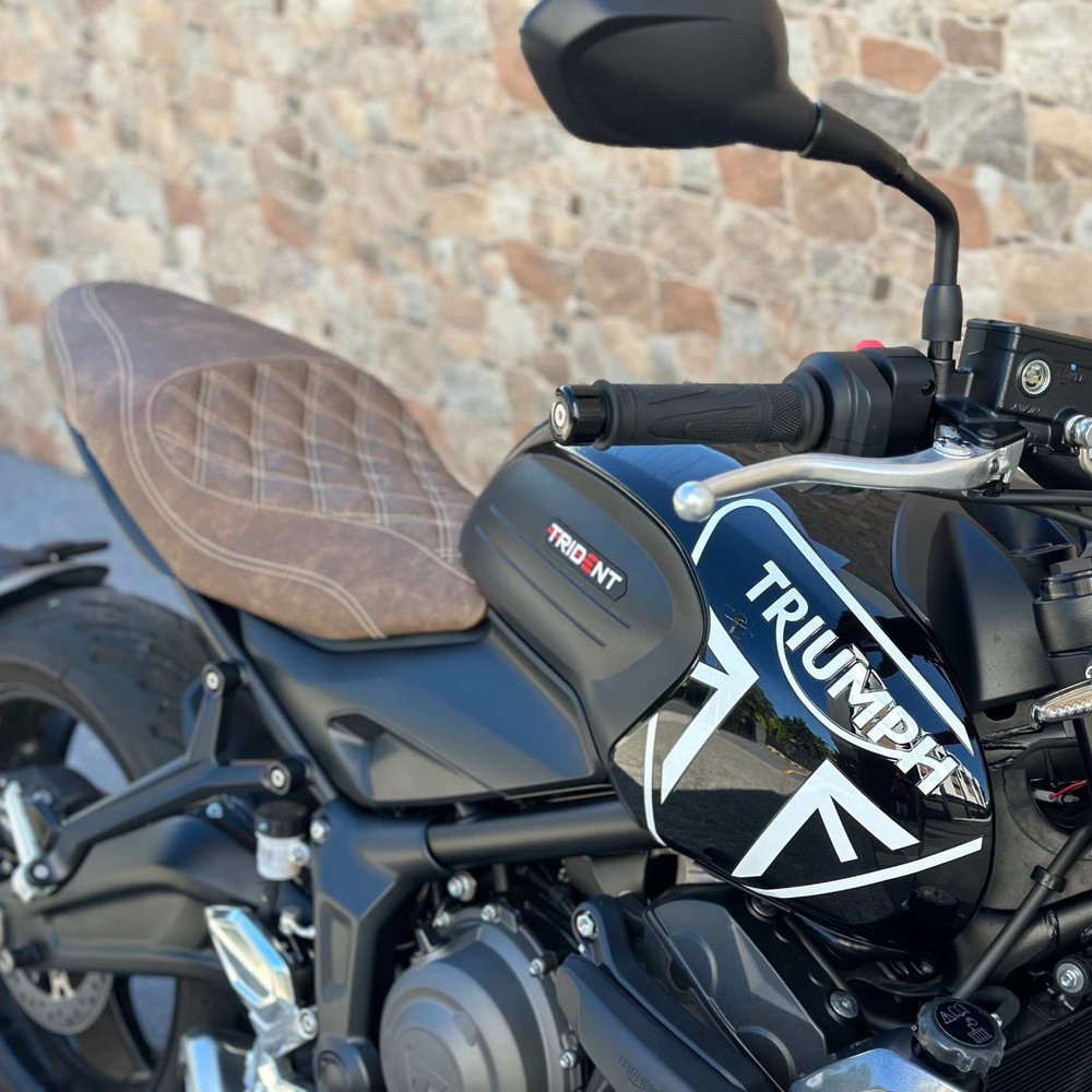 TRIUMPH TRIDENT 660 (2021+) CUSTOM SEAT TRIM