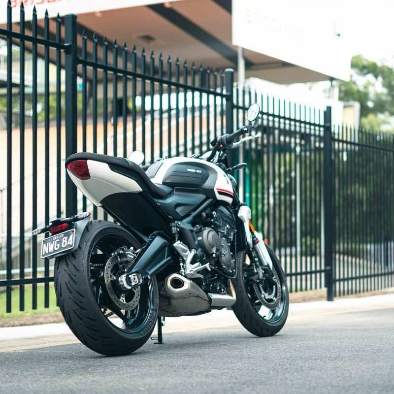 TRIUMPH TRIDENT 660 (2021+) CUSTOM SEAT TRIM