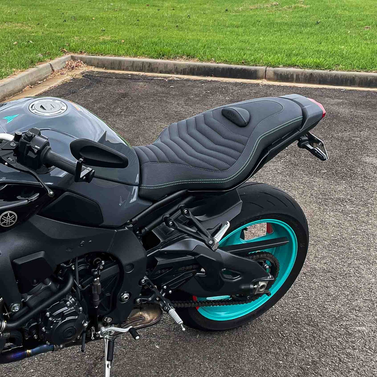 YAMAHA MT10 (2016-2025) COMFORT SEAT TRIM