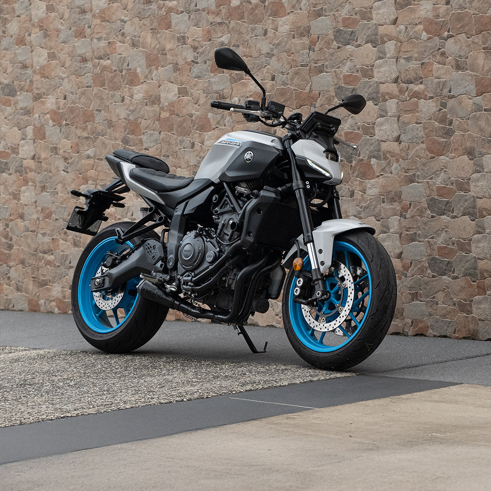 yamaha mt07 2025 model against brick wall