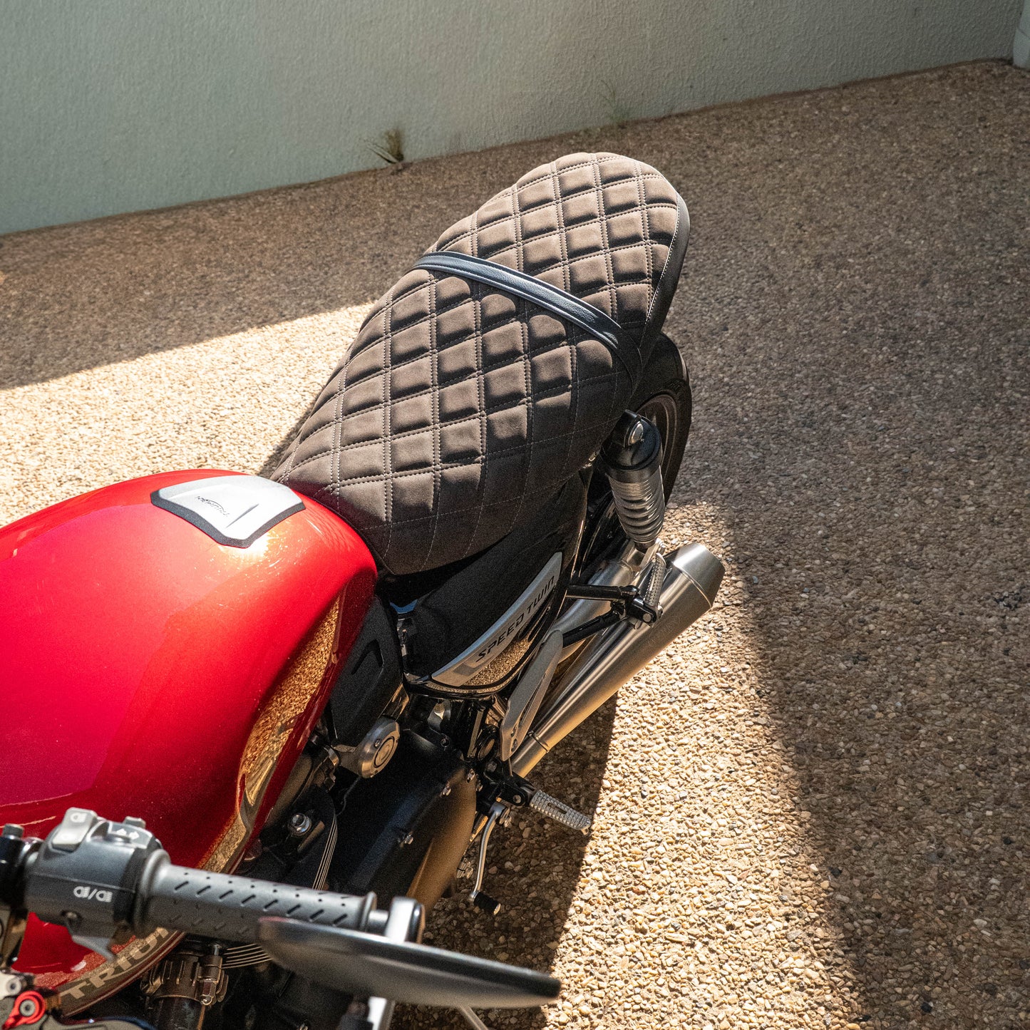 TRIUMPH STREET/SPEED TWIN CUSTOM SEAT TRIM (2016-2022 STREET; 2022-2024 SPEED)