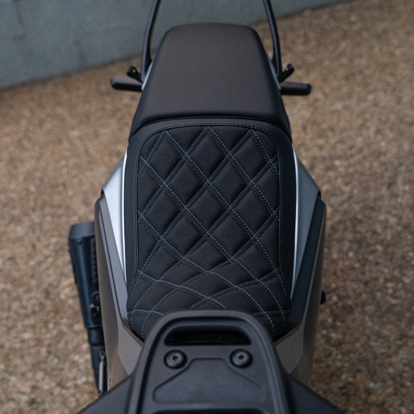 HUSQVARNA SVARTPILEN 401 (2020-2023) COMFORT SEAT TRIM