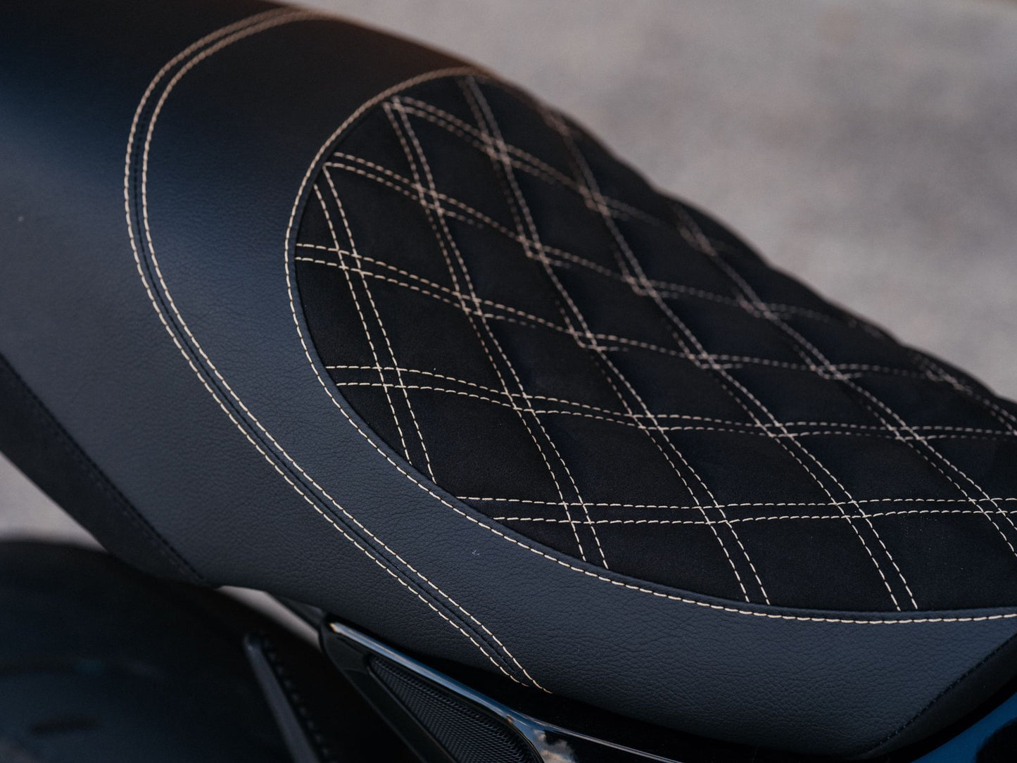 YAMAHA XSR900 (2022-2024) SEAT RESHAPE & CUSTOM TRIM