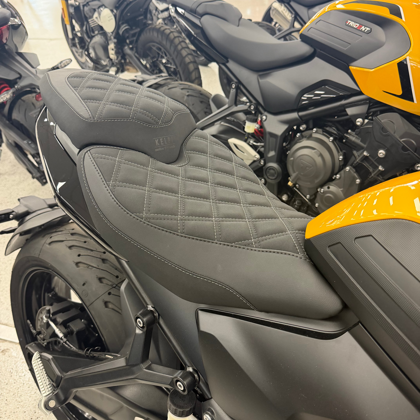 TRIUMPH TRIDENT 660 (2026+) CUSTOM SEAT TRIM