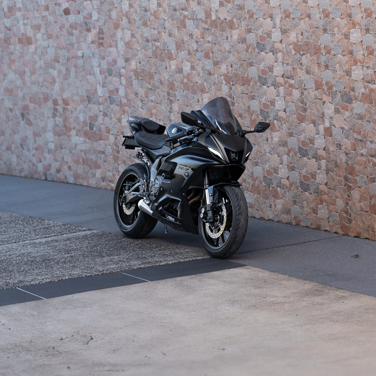 Yamaha R7 (2022-2026+) Full Stainless Exhaust System | Kelpi Custom Moto