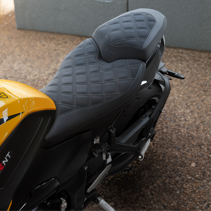 TRIUMPH TRIDENT 660 (2026+) CUSTOM SEAT TRIM